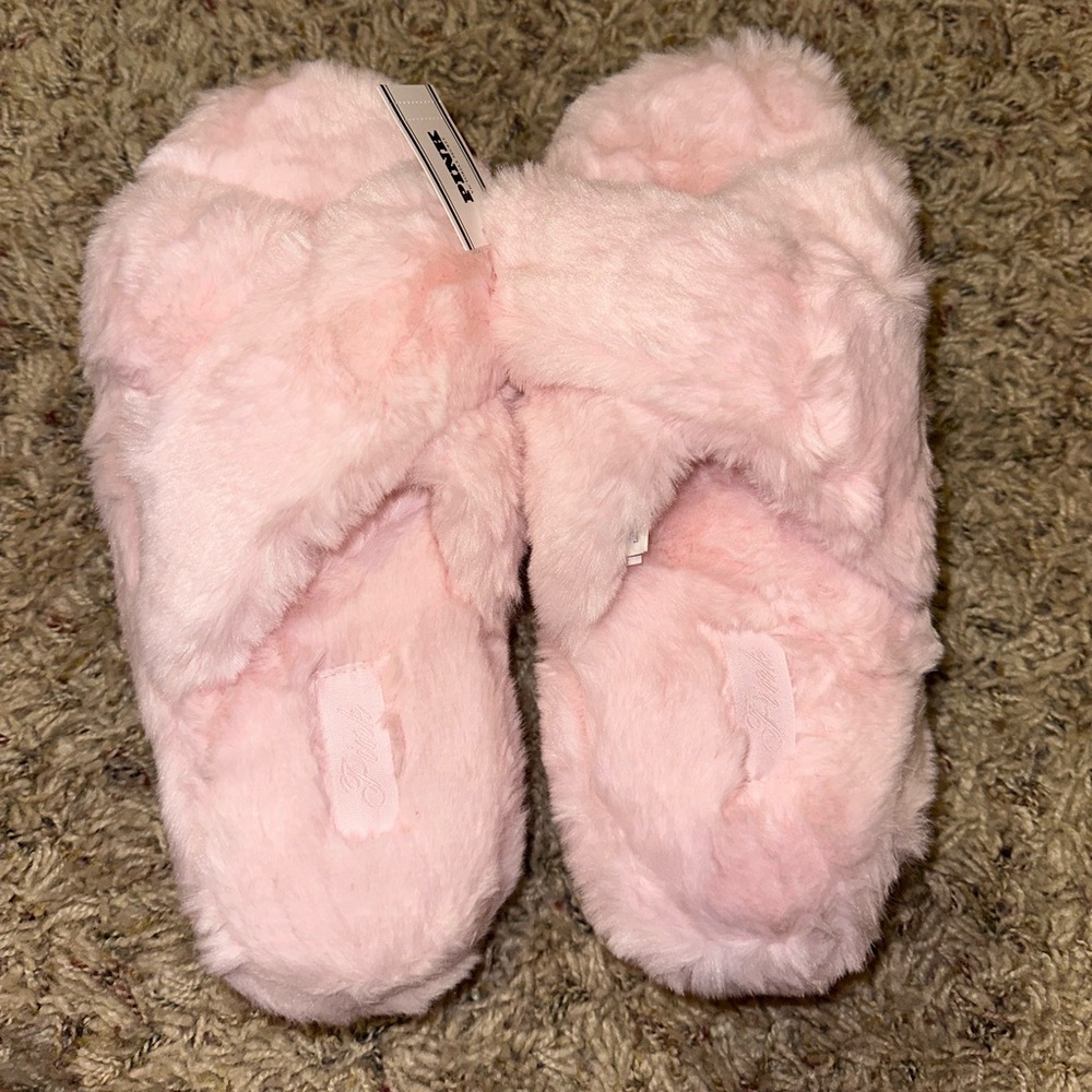 Slippers NWT pink tulip VSecret shoes pink Fleece Sz medium ✨🩷💕